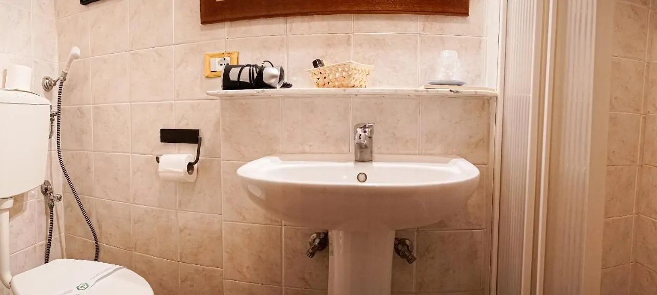 B&B Le Undici Lune San Gimignano Bed & Breakfast